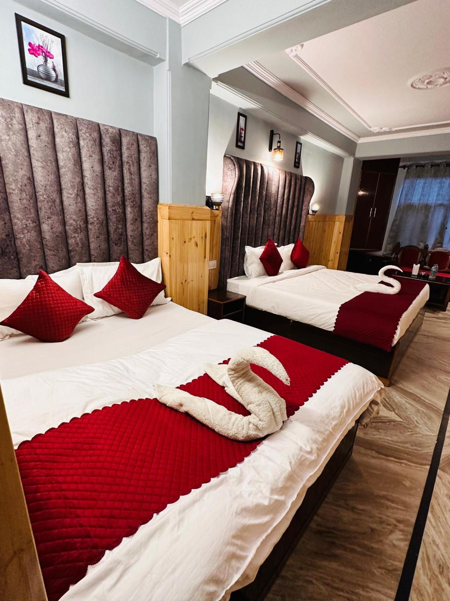Hotel Avalanche Shimla Esterno foto