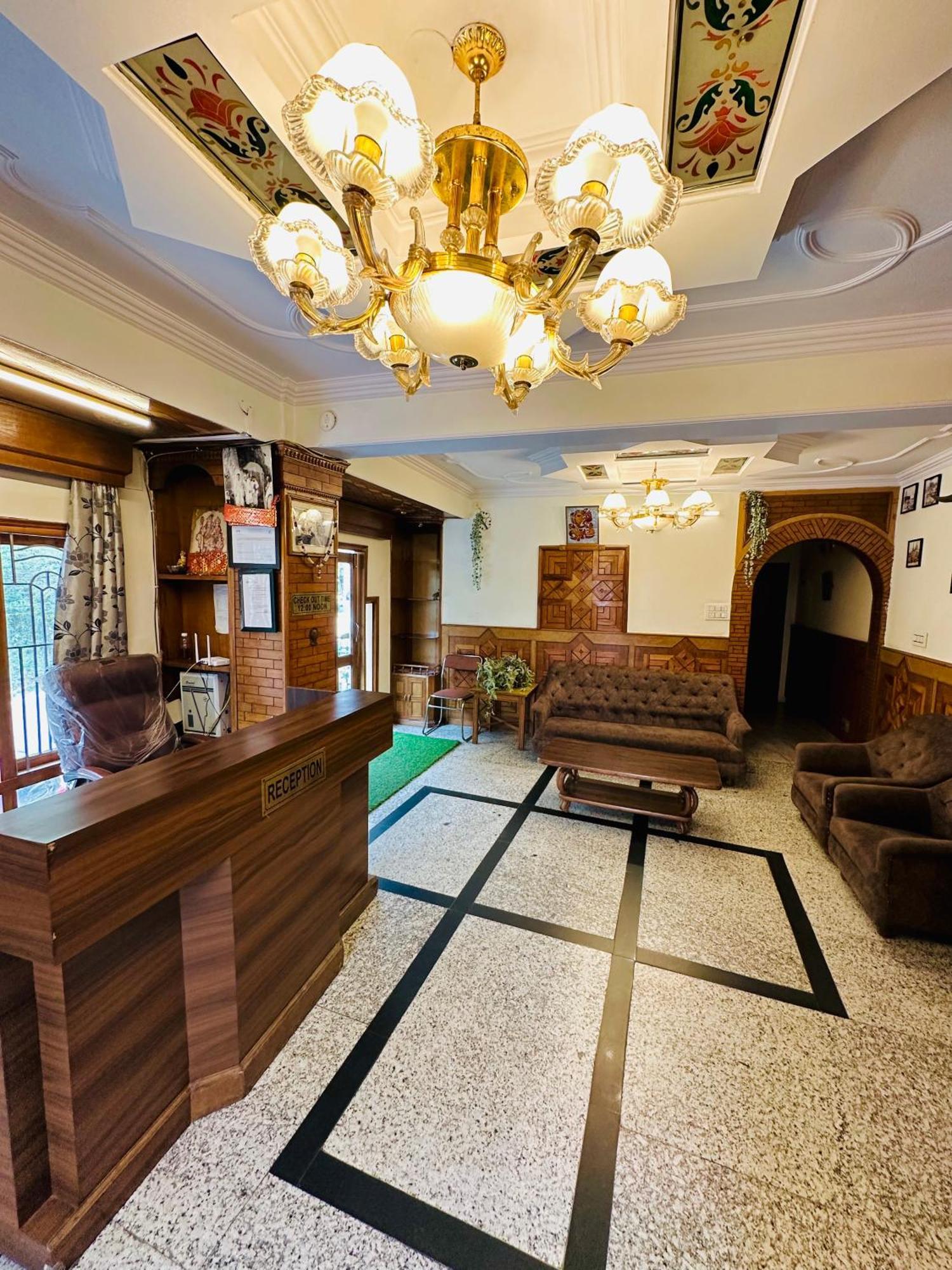 Hotel Avalanche Shimla Esterno foto